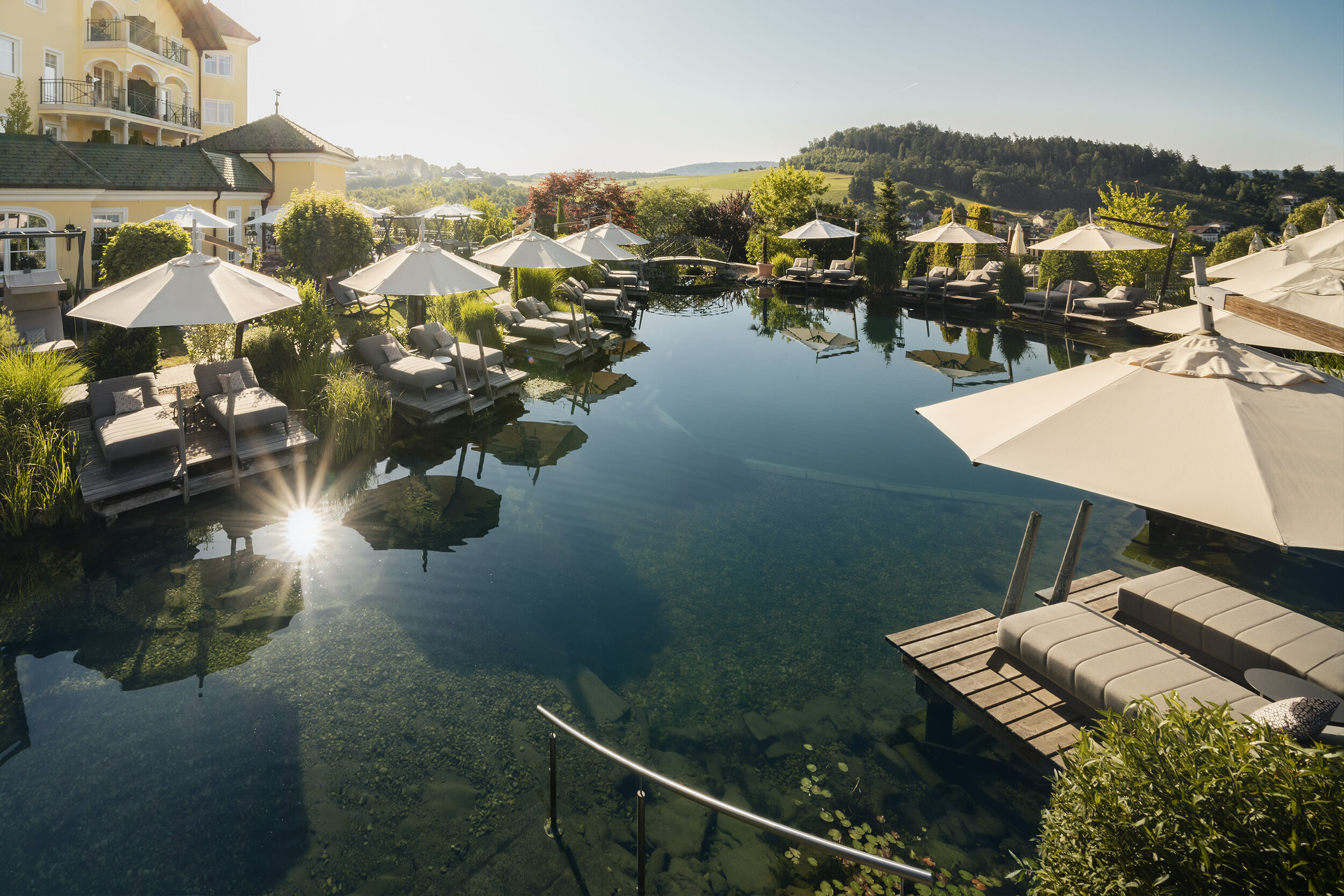 Gartenanlage mit 750 qm Naturbadesee